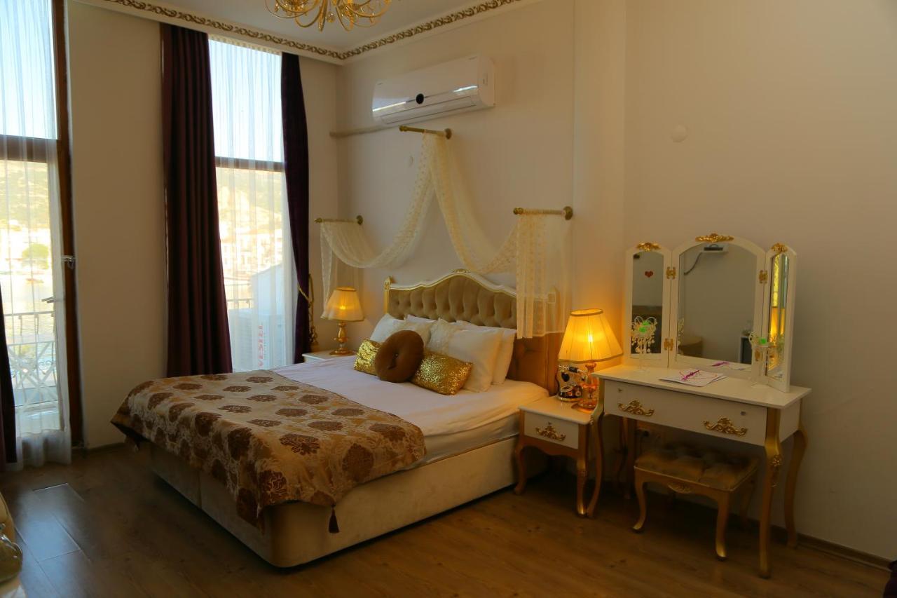 Huri & Nuri Hotel (Adults Only) Foça Exteriör bild