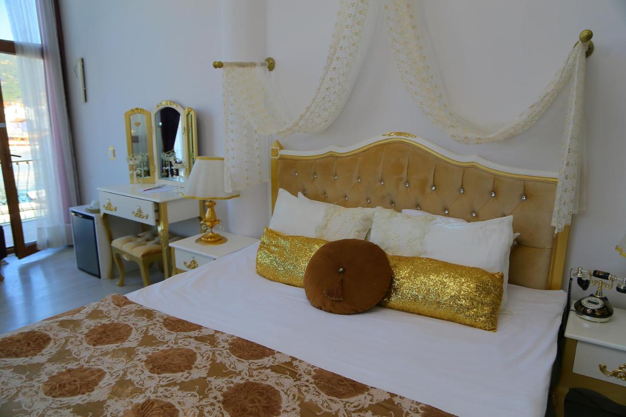 Huri & Nuri Hotel (Adults Only) Foça Exteriör bild
