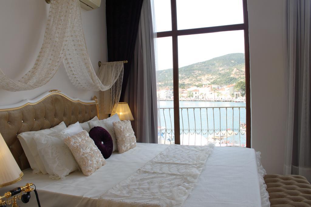 Huri & Nuri Hotel (Adults Only) Foça Exteriör bild
